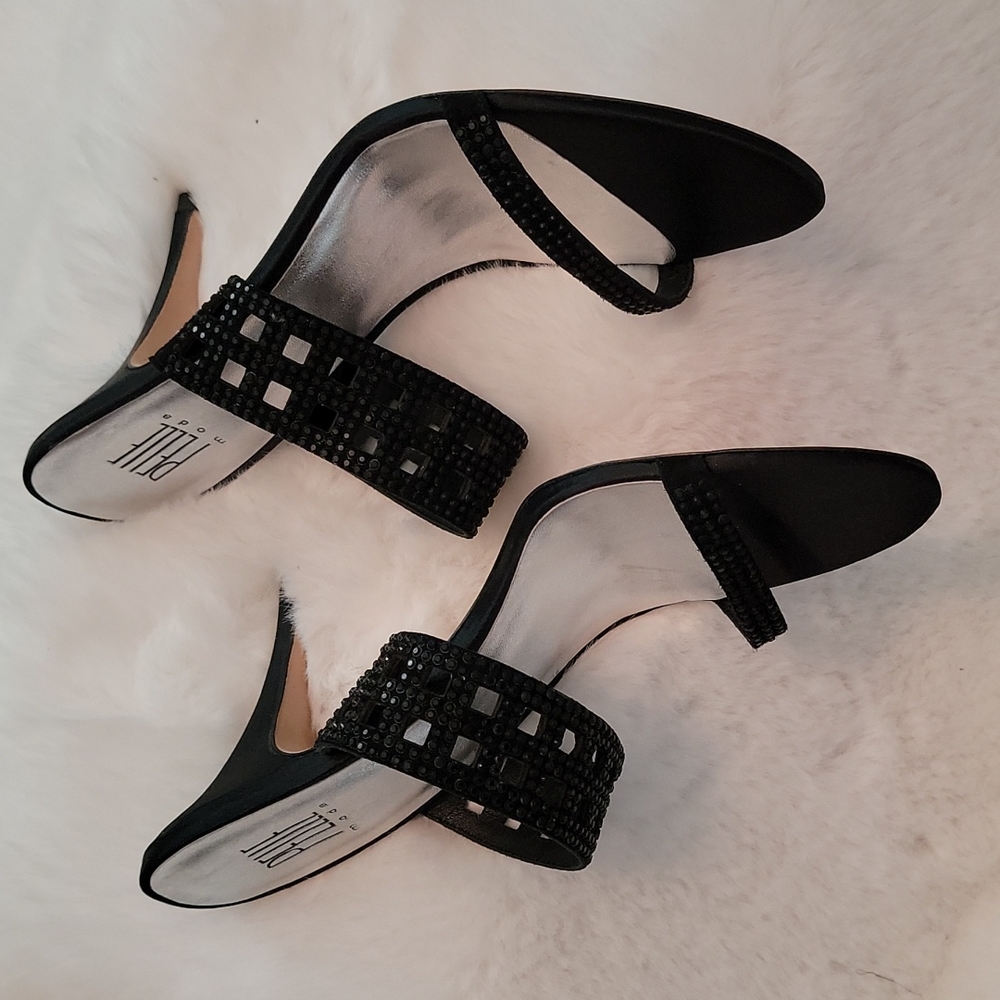 Pelle Moda Black Heels - Picture 5 of 7